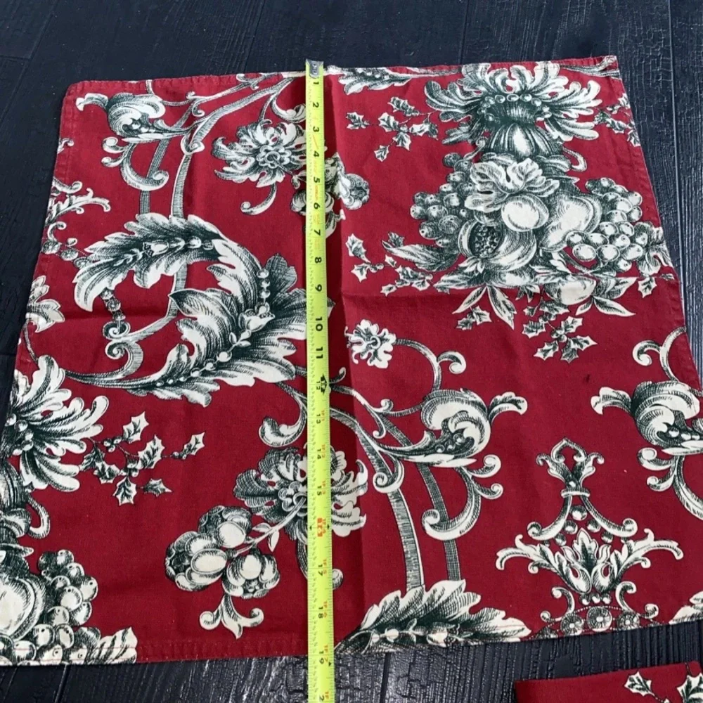 LAUREN Ralph Lauren Christmas Holiday Napkins Set (4) Cotton Floral‎ Hayley